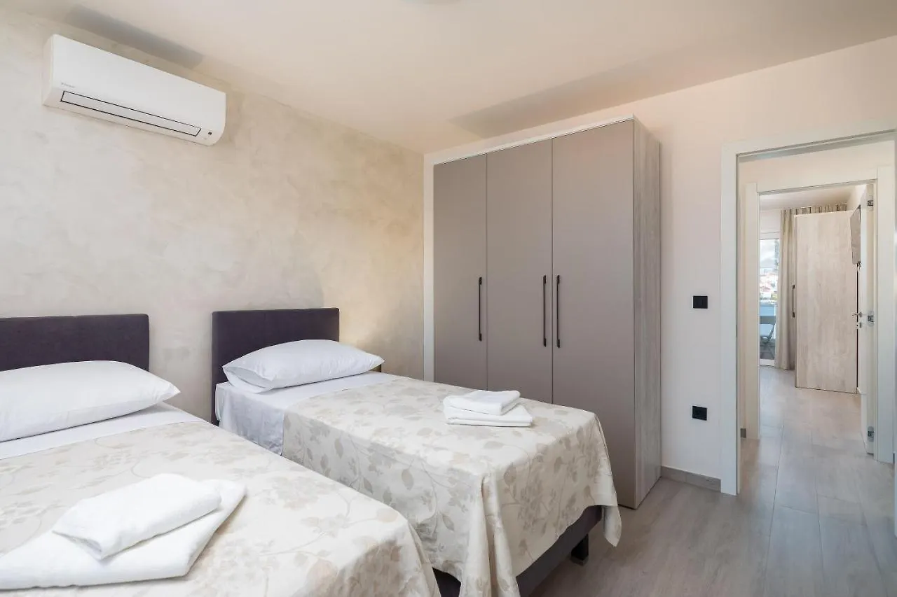 Apartment Prestige 1 Trogir 0*,